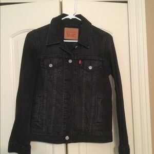 Levi’s black jean jacket.